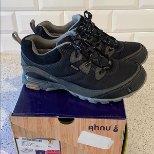 Ahnu sugarpine waterproof hiking shoes size 6